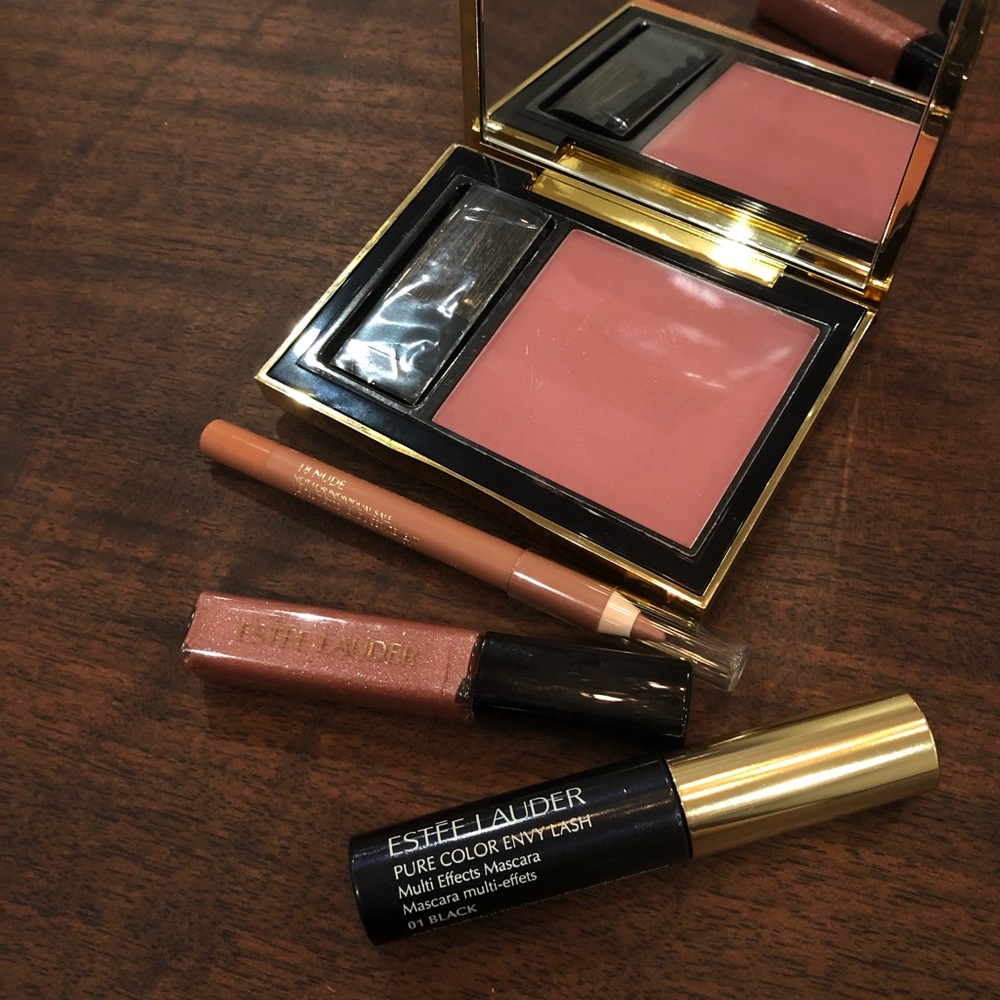 Estée Lauder Blush (Mauve Mystique)
